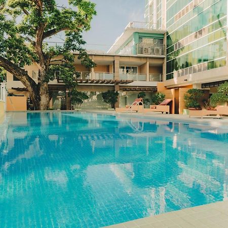 Ayala Mall 10Mins Walk Cebu City Apartment & Pool Exteriör bild